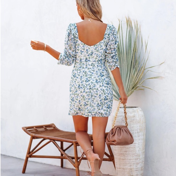 💙 NWT Vici Dolls Pasqual Ruched Floral Mini Dress (M) - Picture 2 of 4